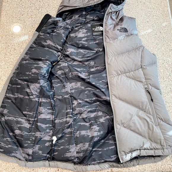 NWOT North Face Vest - Picture 5 of 9
